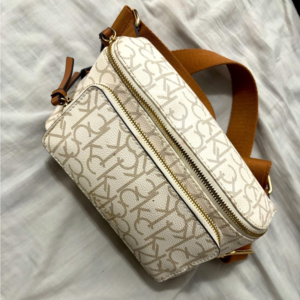 Calvin Klein White and Tan Women's Bag
